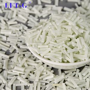 Verre rempli de polypropylène